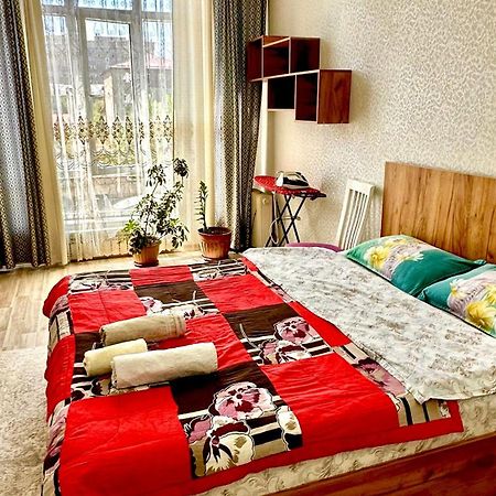 Central Apartment Bishkek Exterior photo