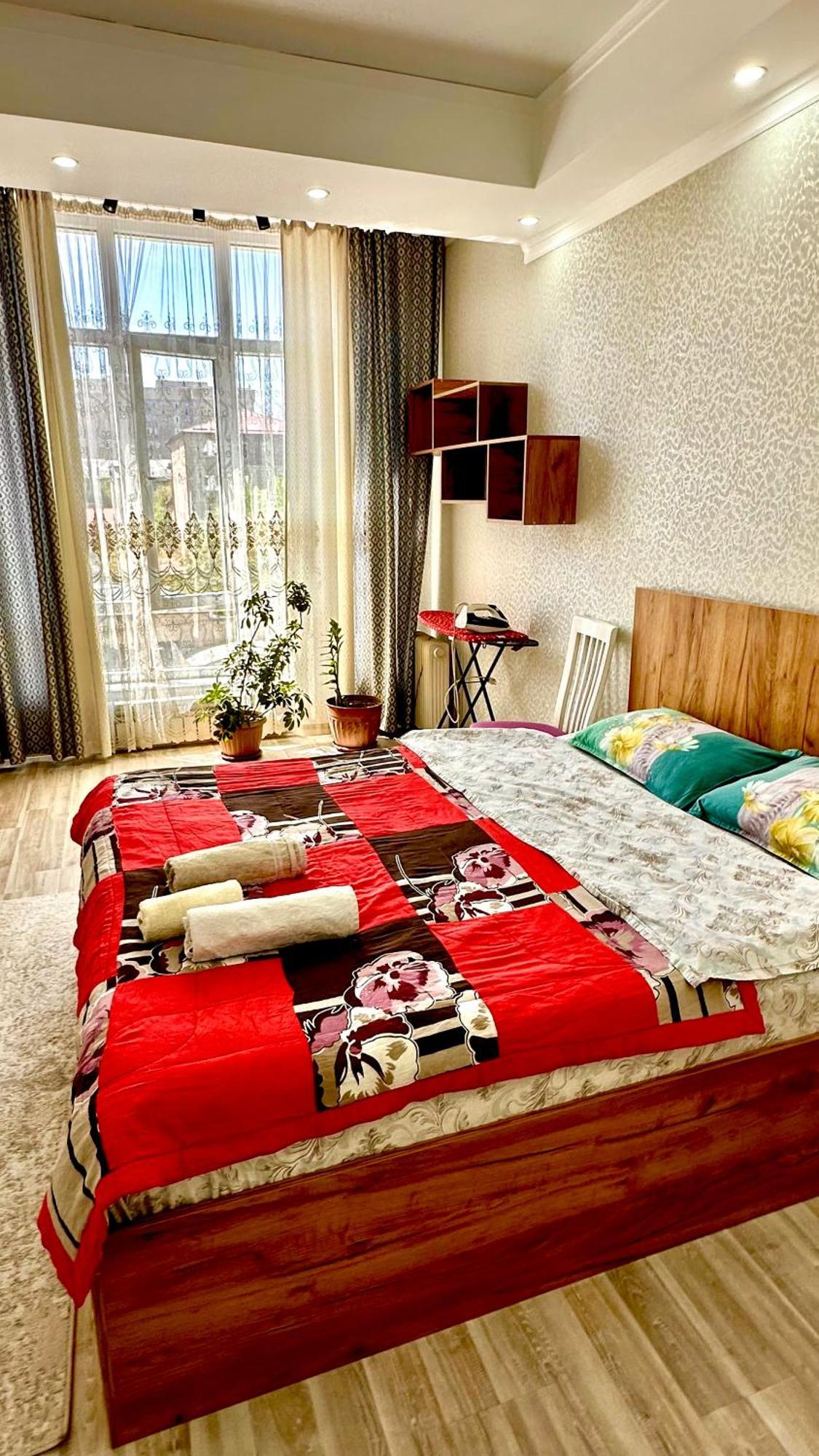 Central Apartment Bishkek Exterior photo
